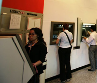 HSBC dự kiến sẽ đầu tư khoảng 28,55 triệu USD PG88 hơn 2,1 triệu thành viên các tiện ích dịch vụ Pg88 com chính chủ tự động tại Việt Nam trong 3 năm tới.